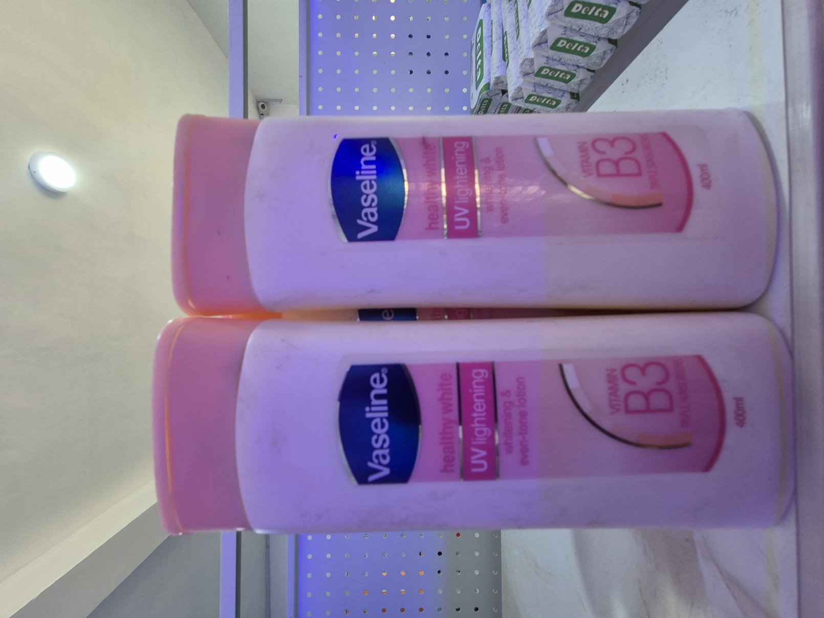 VASELINE UV LIGHTENING